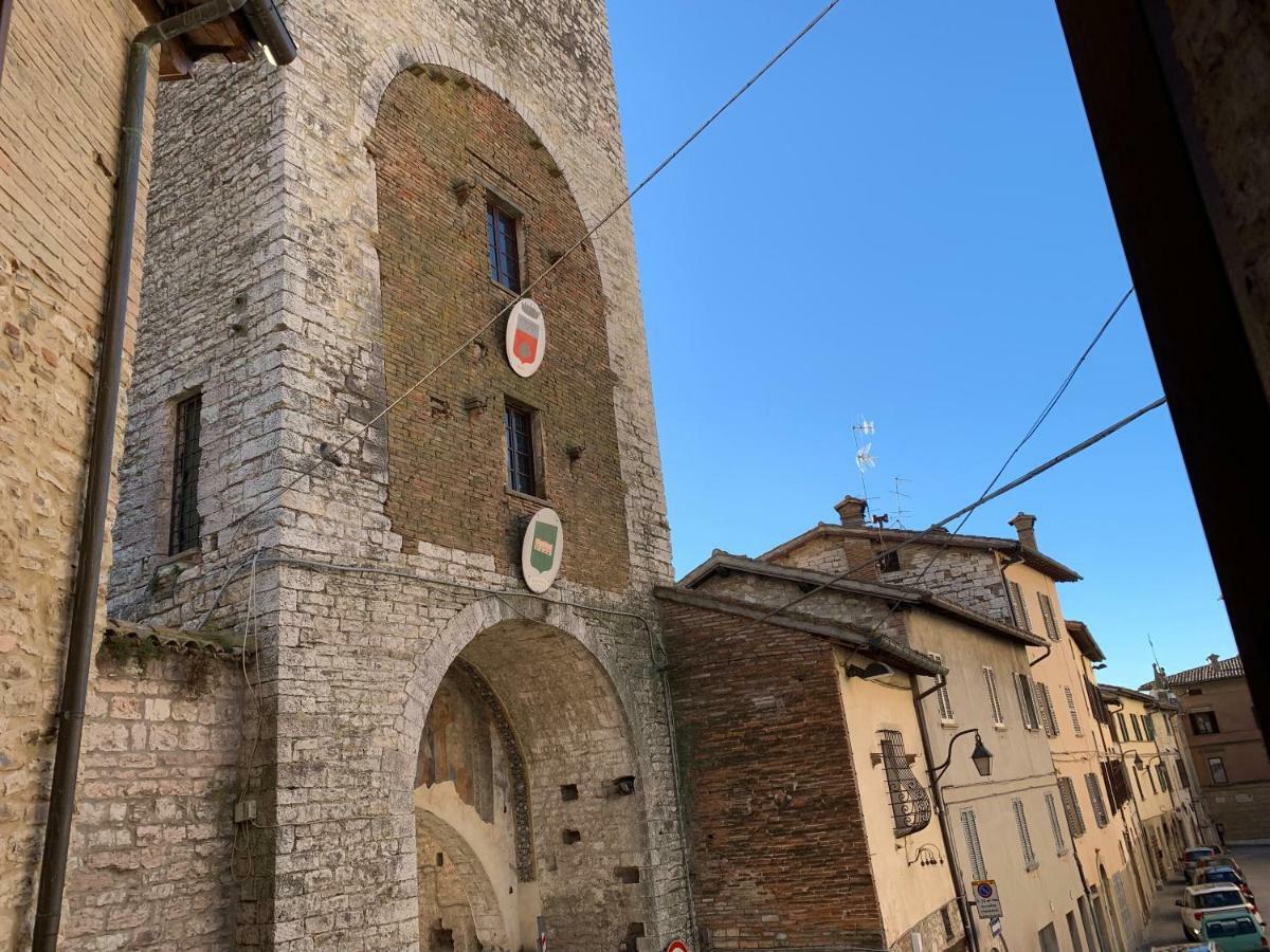 Hotel Residenza Via Dante Gubbio Exterior foto